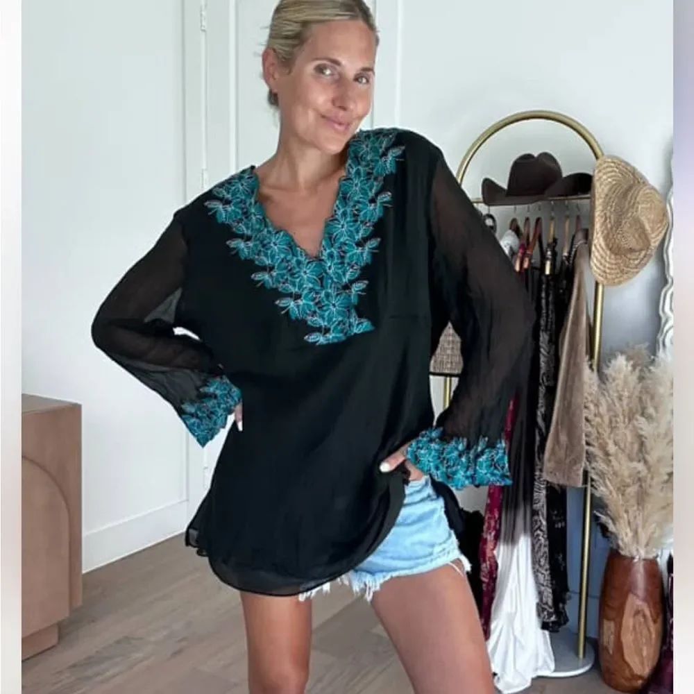 Vintage SilkLand Woman Black Blouse with Blue Embroidery silk embroidered